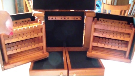 A box to keep jewelry one of the creation of Greiner.